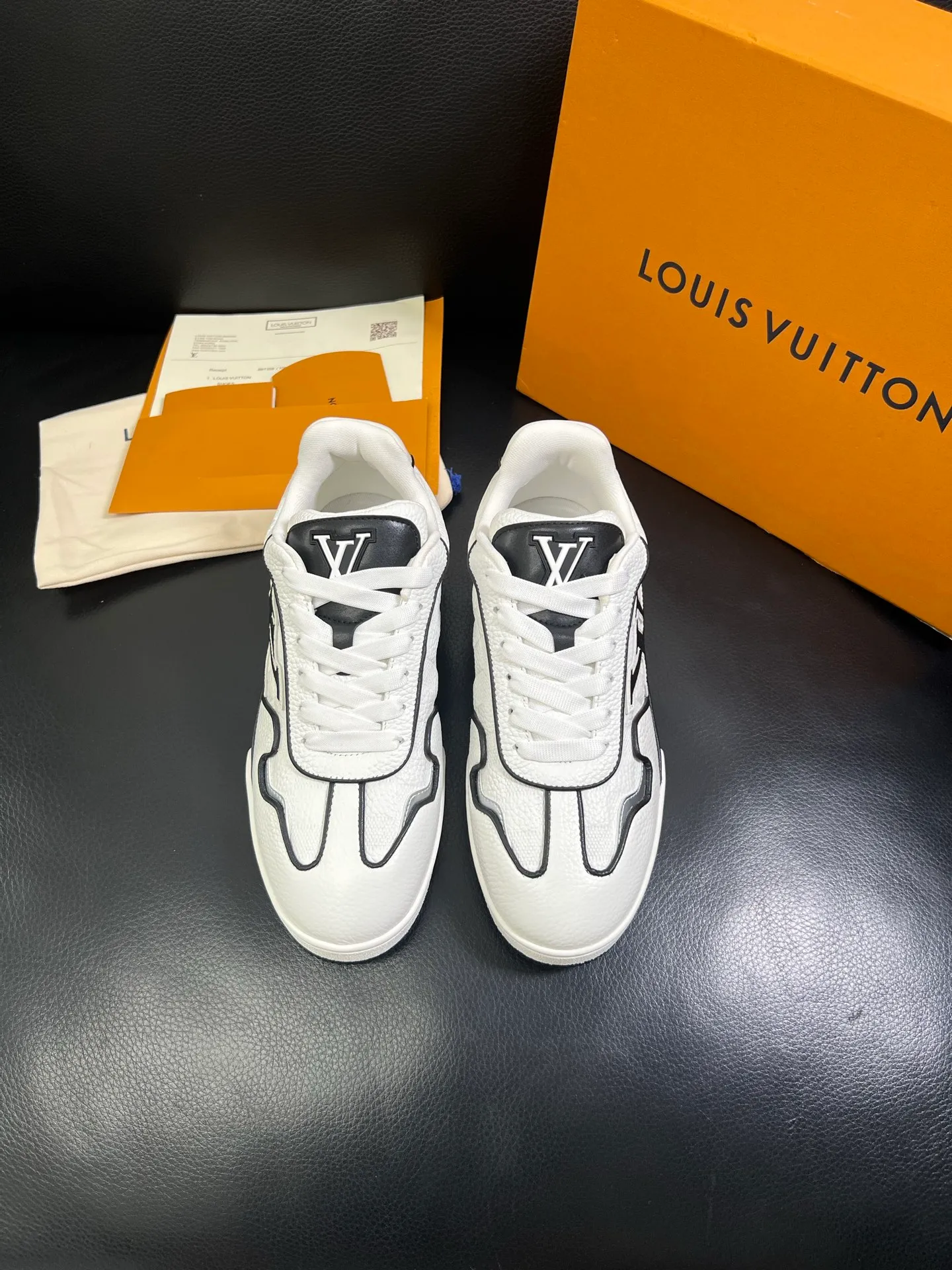 Men's shoes💰840 Lv 🔍Top purchasing agent🇮🇹 Louis Vuitton, the sports sneaker counter is synchronized, the uppers are imported from Italy, high-quality splicing colorful and complex crafts, the imported mesh padding is soft and comfortable, soles: original soles specially provided by the original factory, T men's men's shoes 💰U exclusive movable molded soles are super comfortable, original factory and single goods, 🔍🔍high quality, you can enter and leave the counter at will, welcome to compare, code number 39-44 (customized 38 45) 85878
